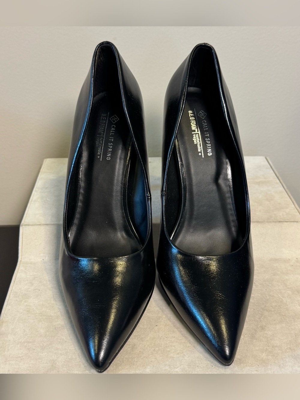 Call It Spring Black Pointed Toe Pumps w Metallic Gold Cylindrical Heel, size 9 - Picture 4 of 7